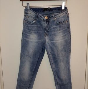 Light wash skinny jeans
